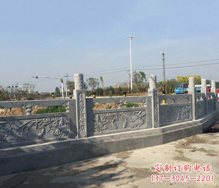 威海风格各异的精美公园仿古石栏板雕塑
