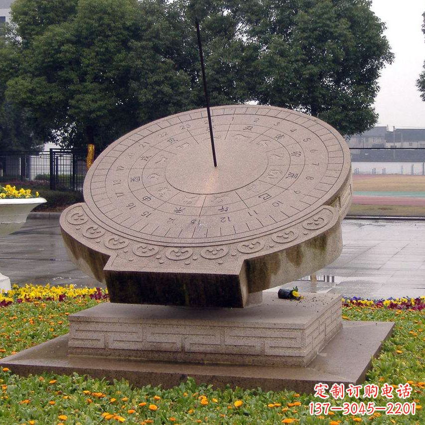 威海公园广场纪念日晷雕塑