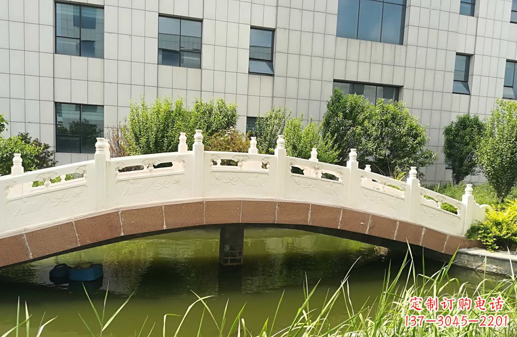 威海手工制作的汉白玉石拱桥雕塑