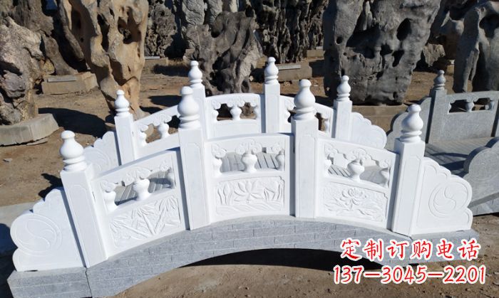 威海公园汉白玉石拱桥 (6)