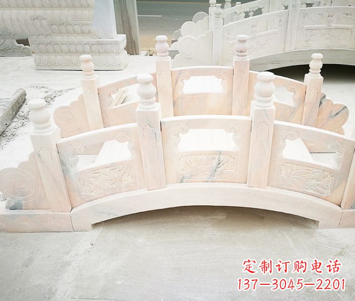 威海红石拱桥雕塑——浪漫交织,美景永相伴