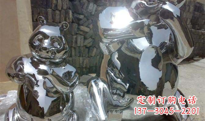 威海真实不锈钢熊猫大型雕塑