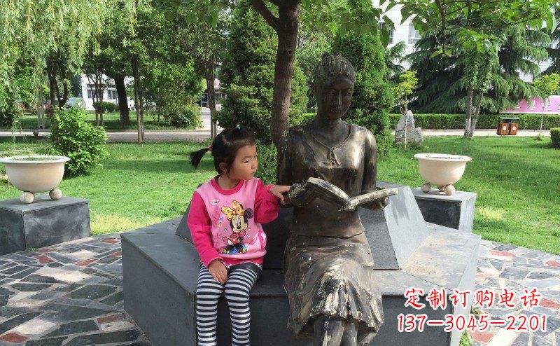 威海优雅可爱的女孩铜雕