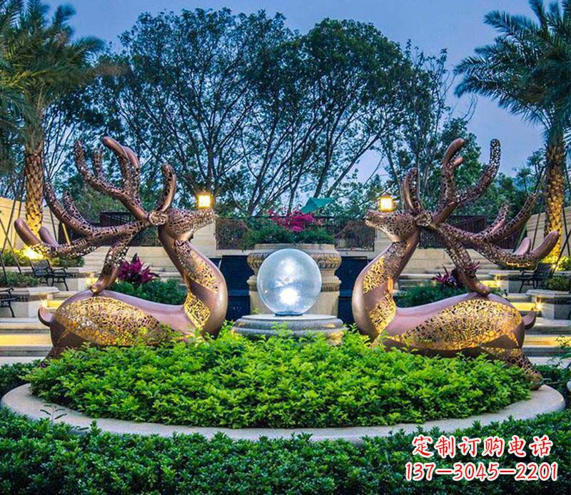 威海梅花鹿不锈钢雕塑