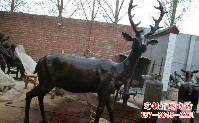 威海精美梅花鹿铜雕，施展艺术之美