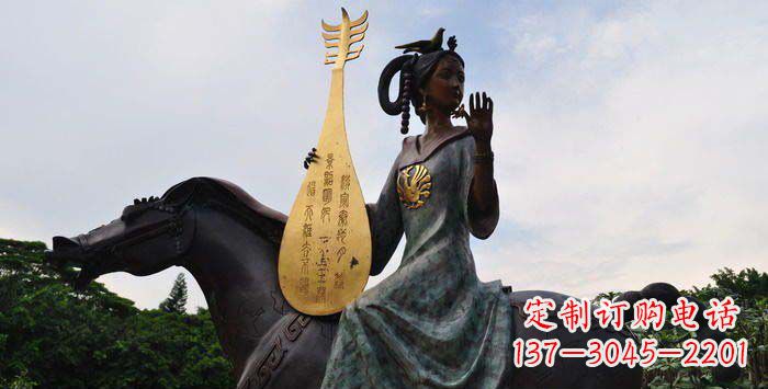 威海传统风情，精美古典的琵琶女铜雕