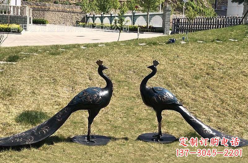 威海公园青铜孔雀雕塑