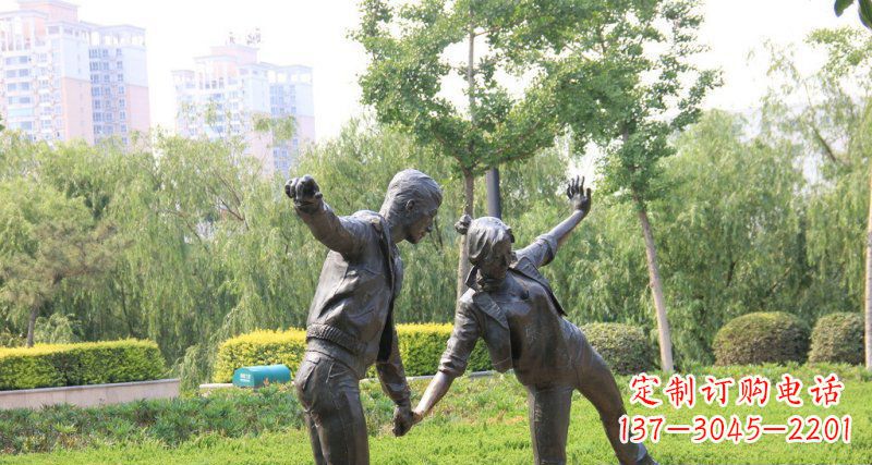 威海爱情铸就的浪漫情侣雕塑