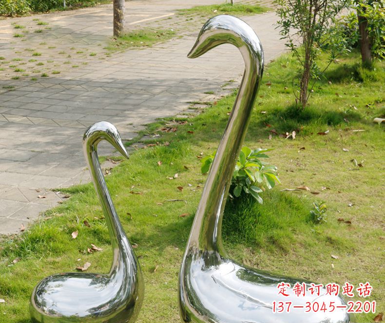 威海精美雕刻,静谧优雅——不锈钢天鹅雕塑
