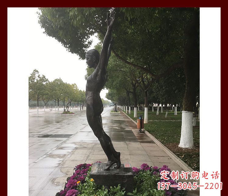 威海公园跳水运动员铜雕