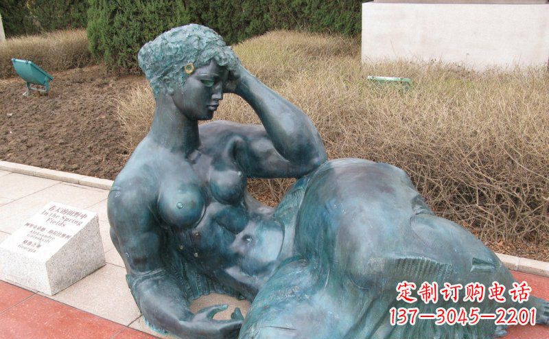 威海铜质女性人物雕塑