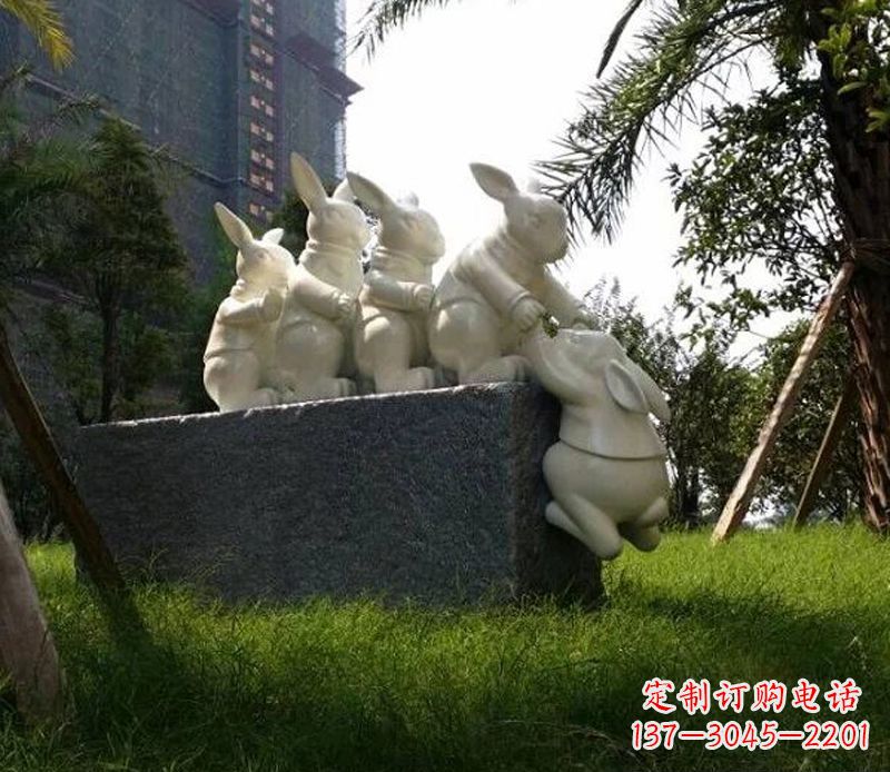 威海中领雕塑精美兔子石雕