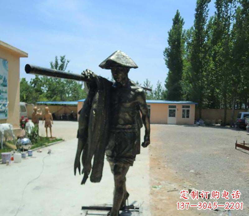 威海传承古老文化的渔民雕塑