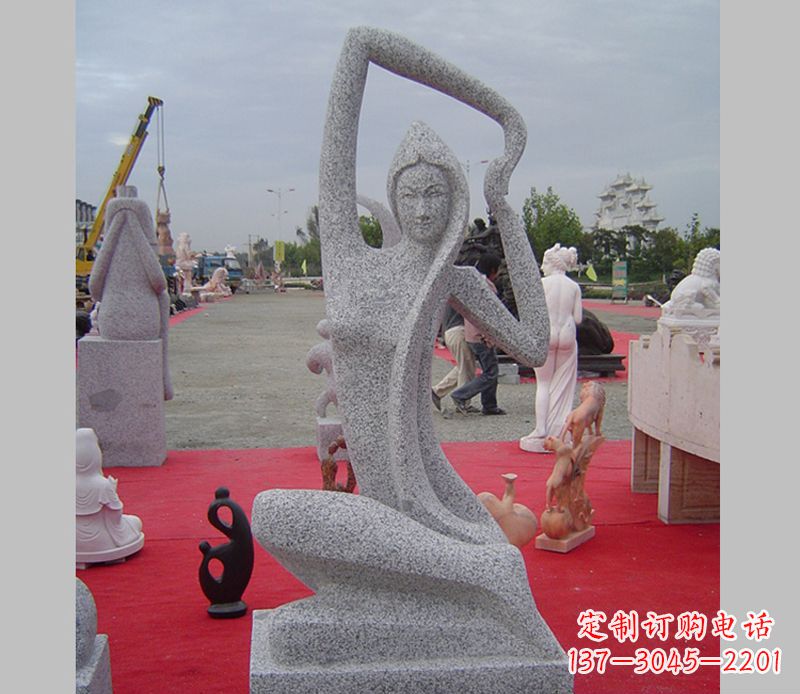 威海公园瑜伽美女石雕