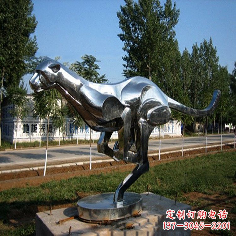 威海活泼可爱的袋鼠拉丝不锈钢雕塑