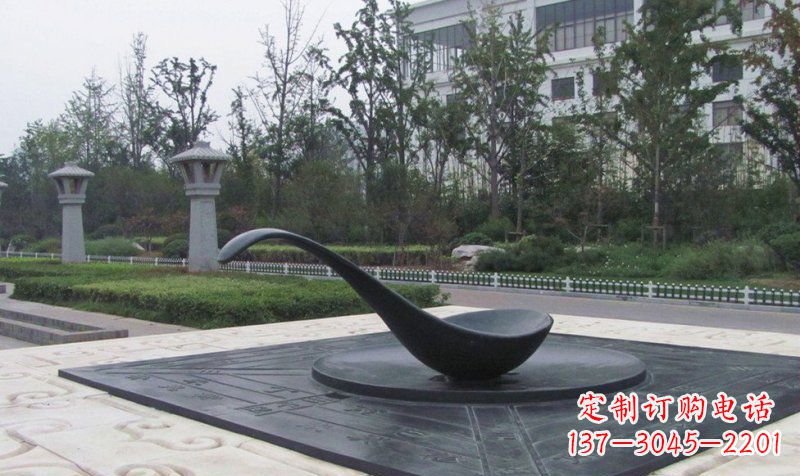 威海中领雕塑指南针铜雕——定制你的独特景观