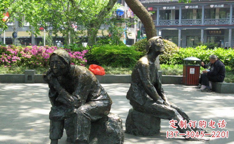 威海充满深情的老人铜雕