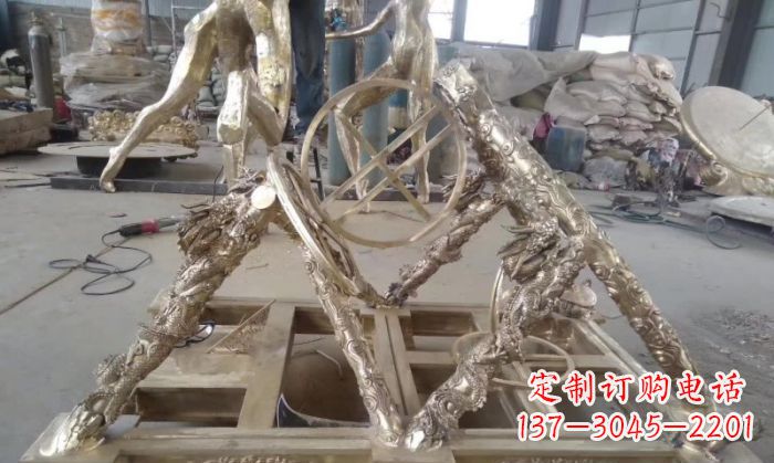 威海“百年古董浑天仪铜雕,让古典美触手可及”