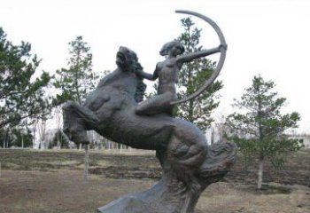 威海公园骑马女人射箭铜雕