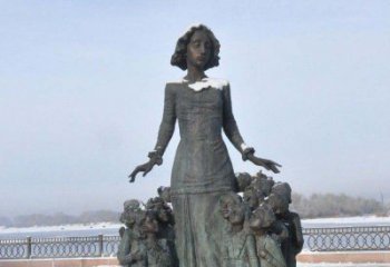 威海铜雕学生人物欢乐的小学生雕塑