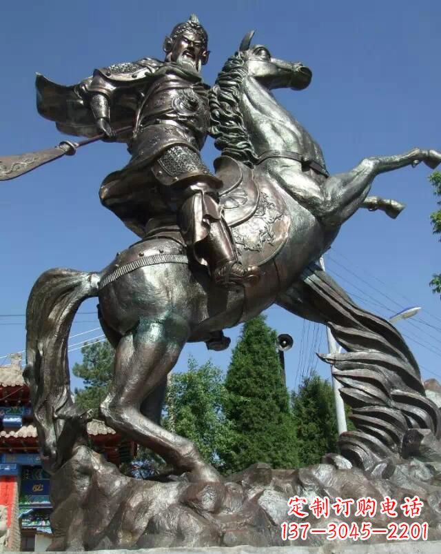 威海精美绝伦的关公骑马雕塑