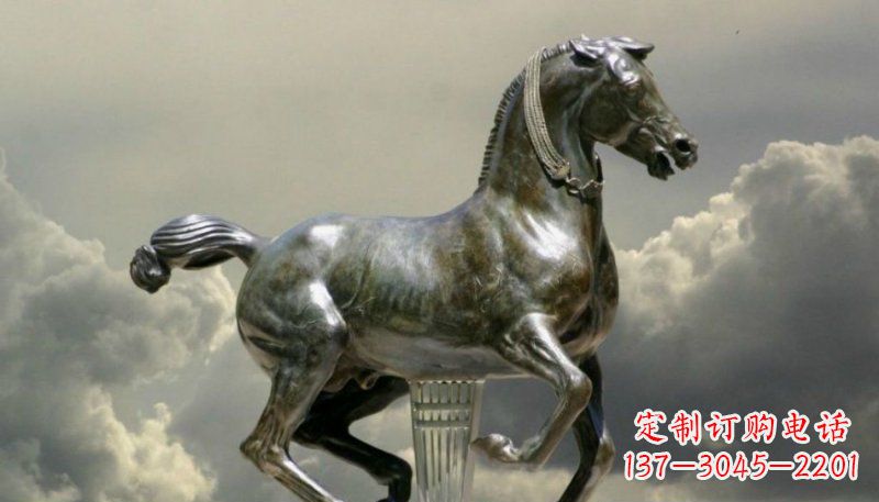 威海广场奔马景观铜雕