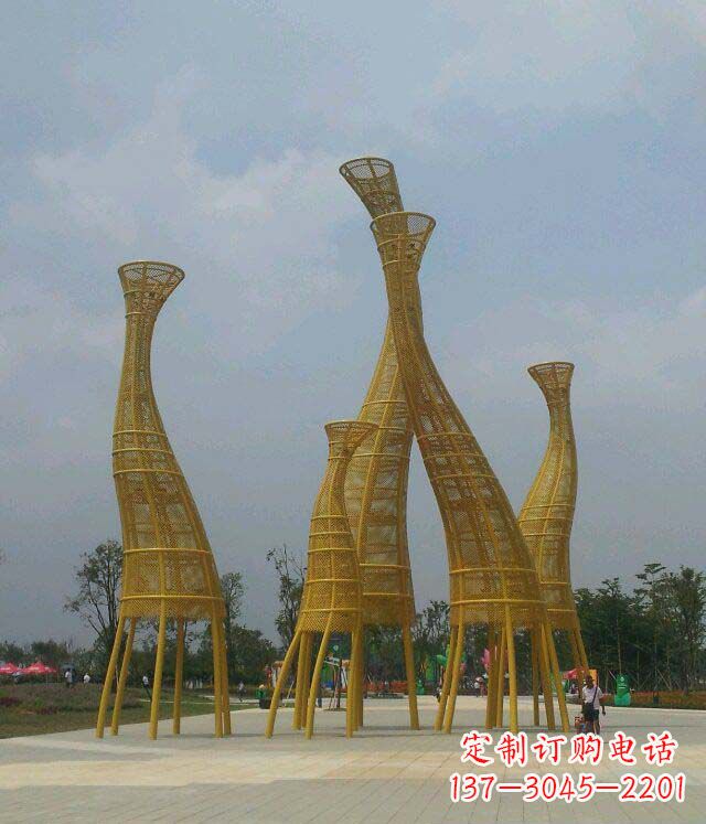 威海优雅与浪漫的相遇——不锈钢长颈鹿雕塑