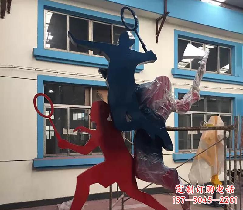 威海广场不锈钢打羽毛球雕塑2