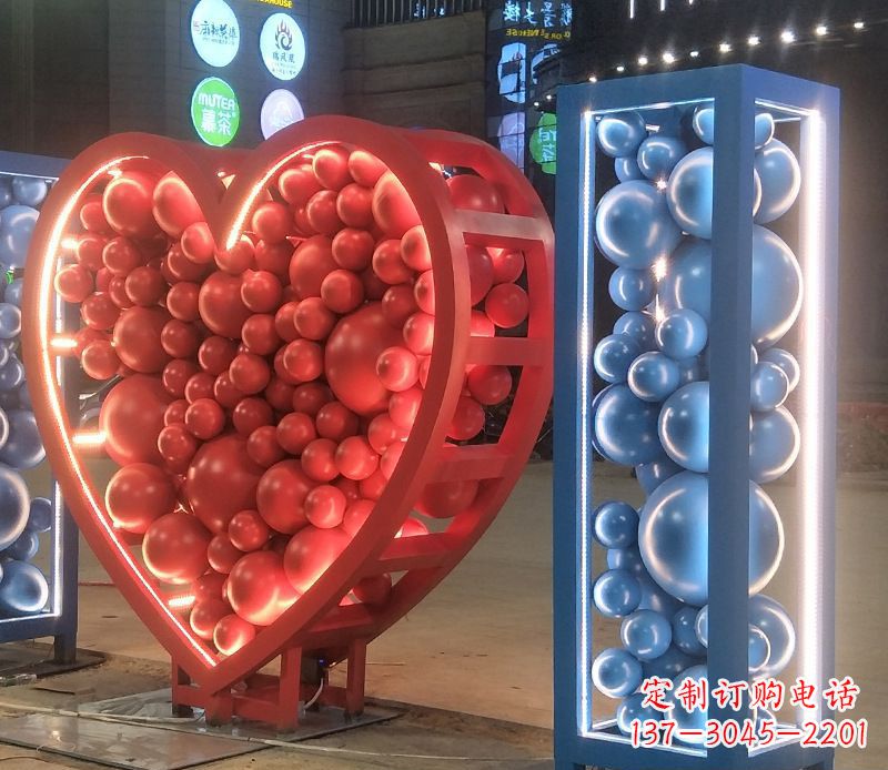 威海艺术级不锈钢字母雕塑