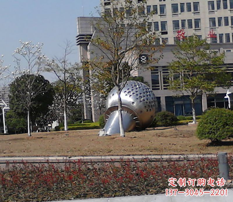 威海广场不锈钢话筒雕塑