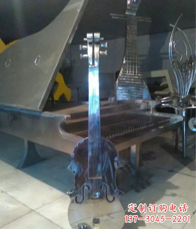 威海中领雕塑:优雅音乐之旅,为您带来不锈钢吉他景观雕塑!