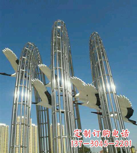 威海高级不锈钢镂空雄鹰雕塑