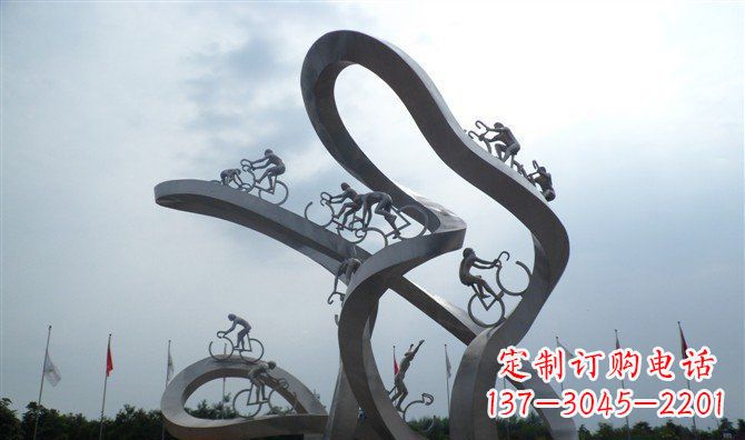 威海广场不锈钢骑自行车人物雕塑