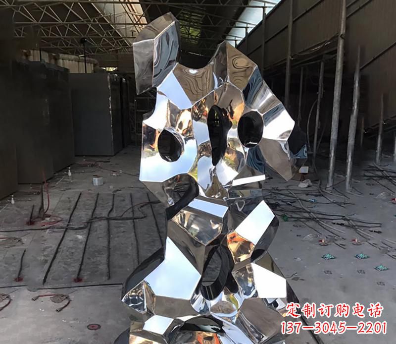 威海别具匠心的太湖石雕塑