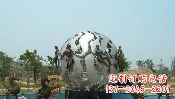 威海高雅大气不锈钢圆球喷泉雕塑