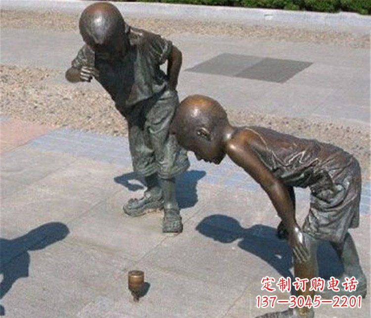 威海欣赏小男孩小品铜陀螺雕塑