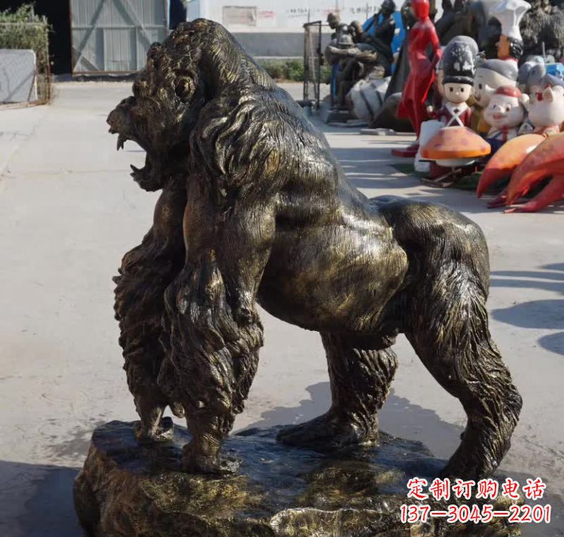 威海高贵大气的猩猩铜雕
