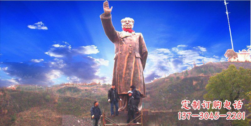 威海广场大型毛主席伟人铜雕