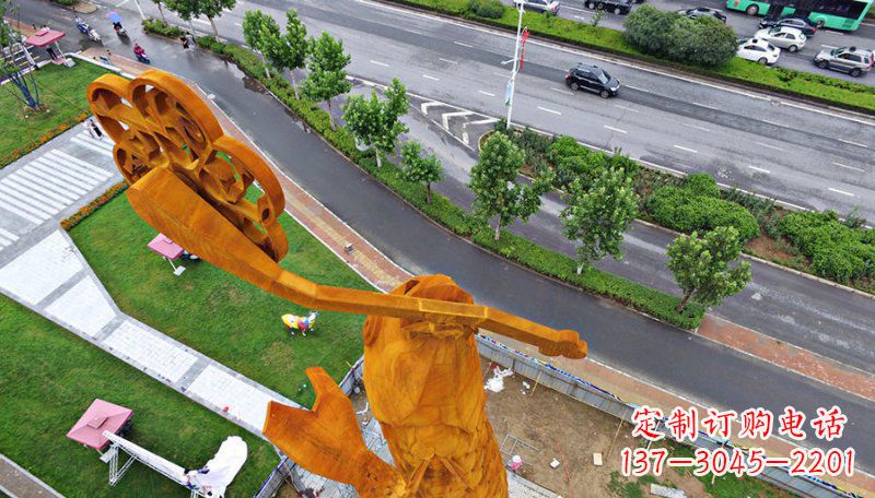 威海钥匙象征,情感绽放——中领雕塑精制铜钥匙雕塑