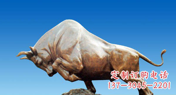 威海中领雕塑定制特色拓荒牛雕塑