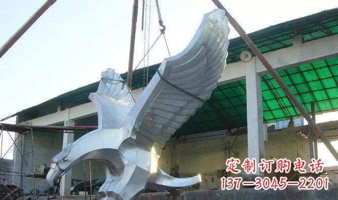威海高端大气老鹰不锈钢雕塑
