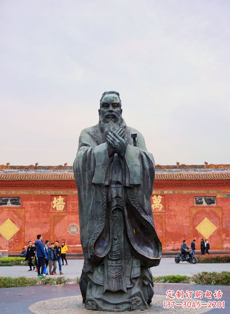 威海广场青铜孔子像铜鼎