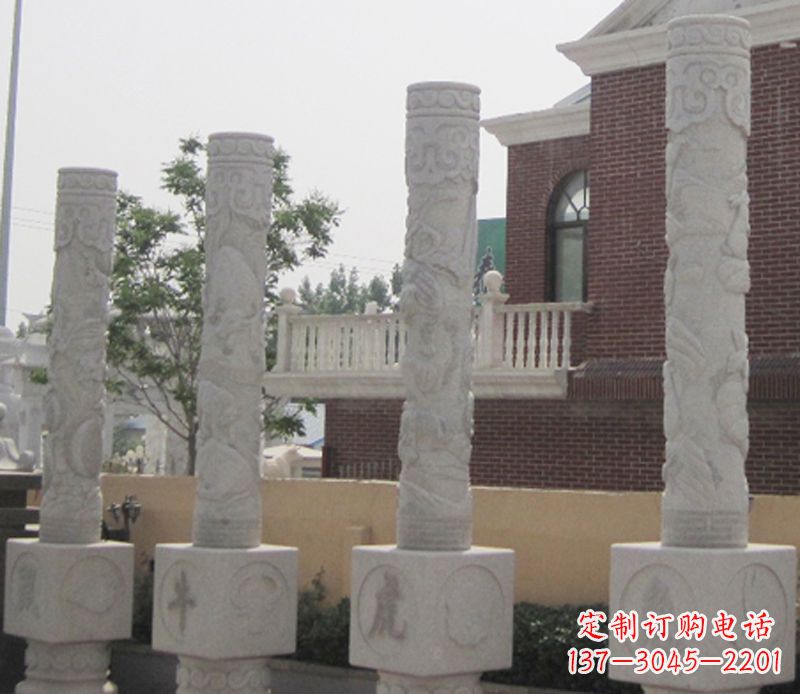 威海广场十二生肖柱子石雕