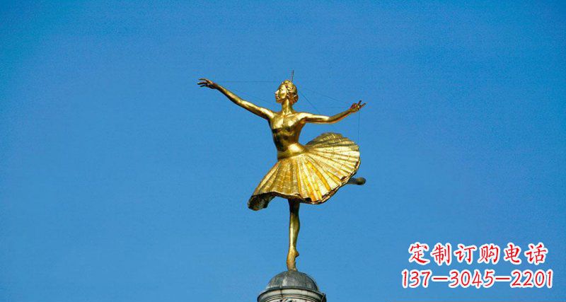 威海广场跳芭蕾舞的西方女人景观铜雕