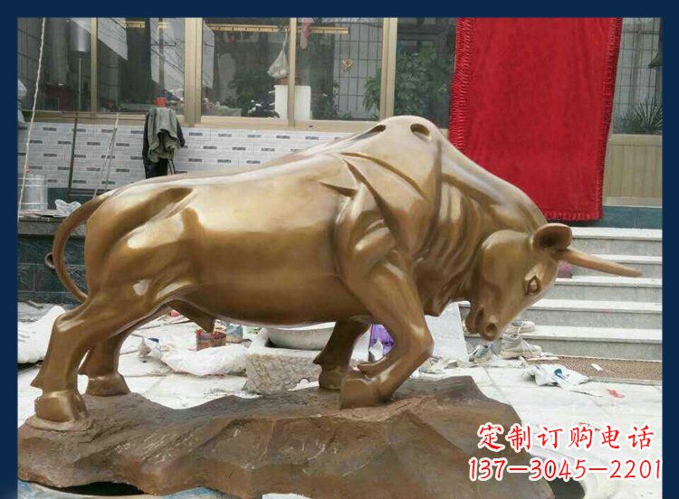 威海铜质金黄牛雕塑：添加活力与美观设计