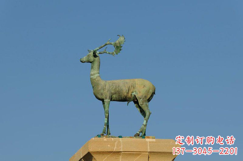 威海广场驯鹿景观铜雕