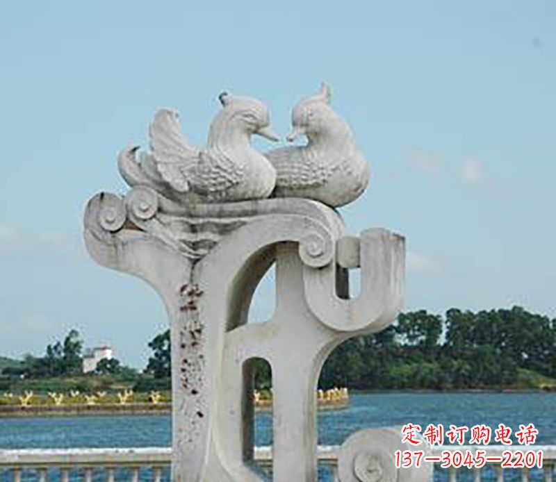 威海海边石雕鸳鸯景观是由中领雕塑提供的一种非…