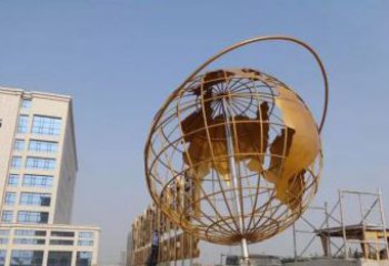 威海地球仪雕塑是一种雕刻艺术，它将地球仪的地…