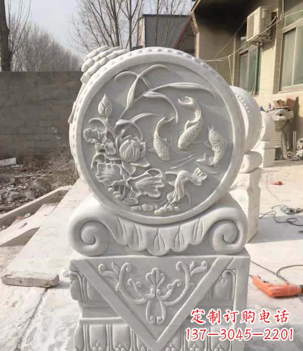 威海以汉白玉石制作的门墩雕塑