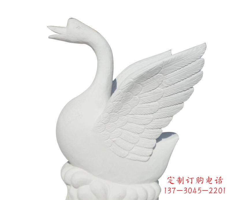 威海汉白玉雕刻的精美天鹅雕塑